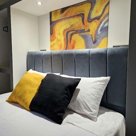 Faronita - Luxury Apt In The Heart Of 칼라마타 외부 사진