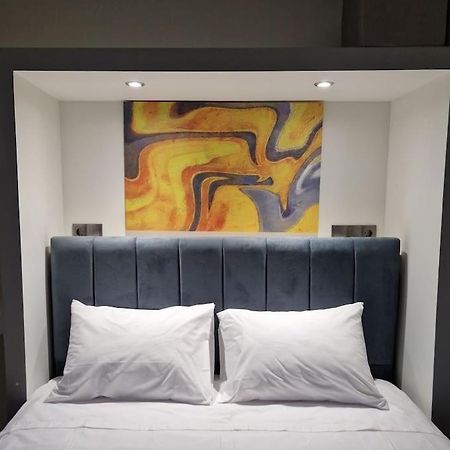 Faronita - Luxury Apt In The Heart Of 칼라마타 외부 사진
