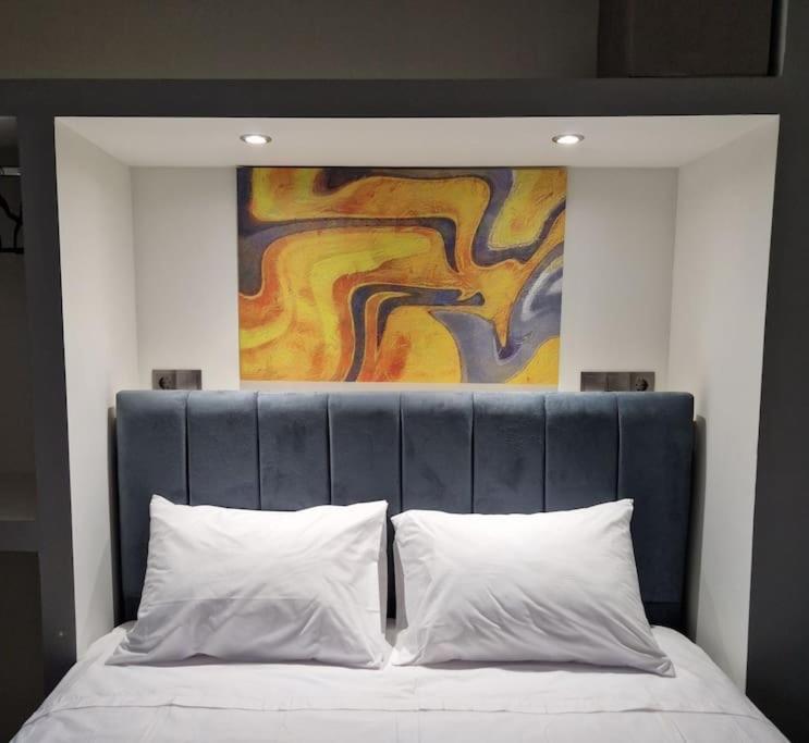 Faronita - Luxury Apt In The Heart Of 칼라마타 외부 사진