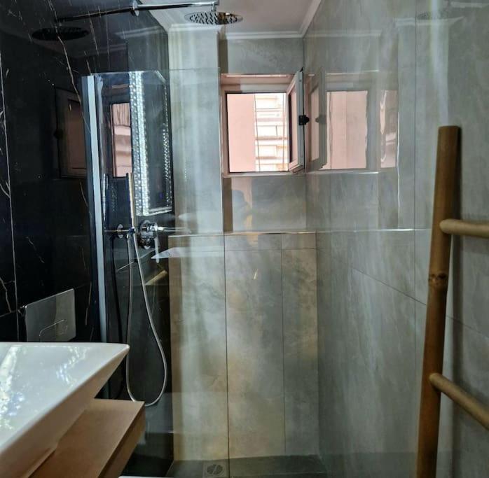 Faronita - Luxury Apt In The Heart Of 칼라마타 외부 사진